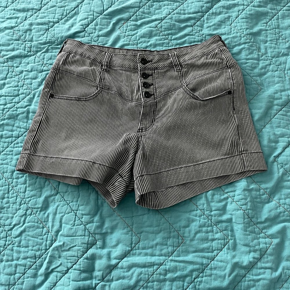 Lovesick Stripes High Waisted Size 13 Gray and White